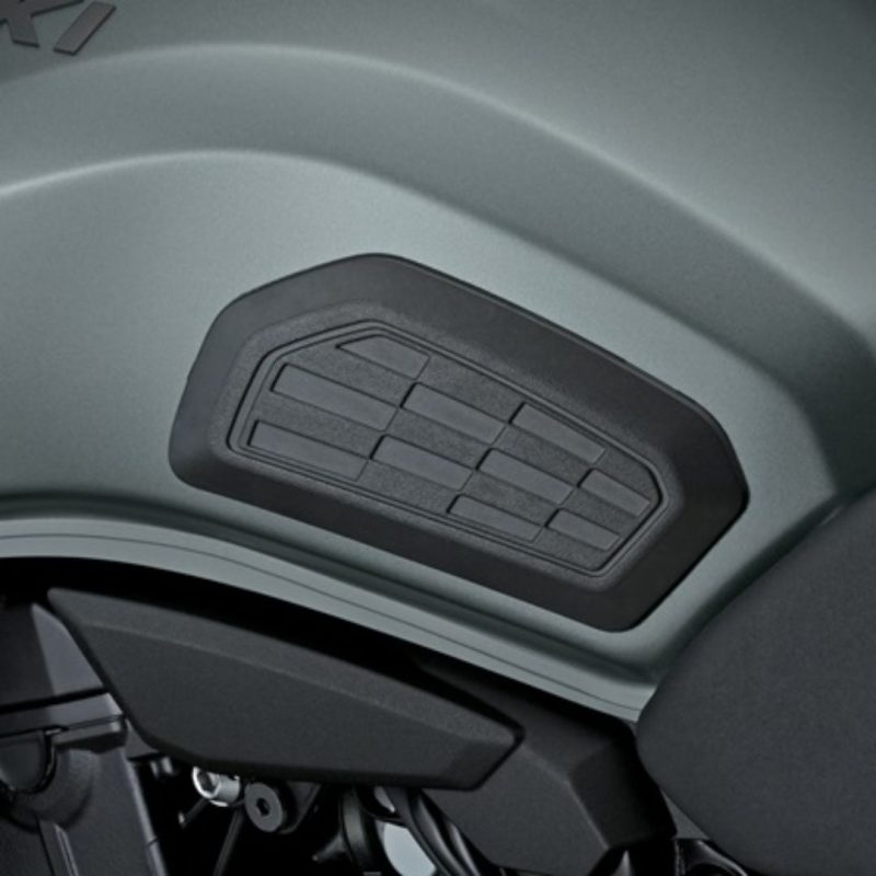 Suzuki_GSX-8T/TT_Tank_Side_Protection