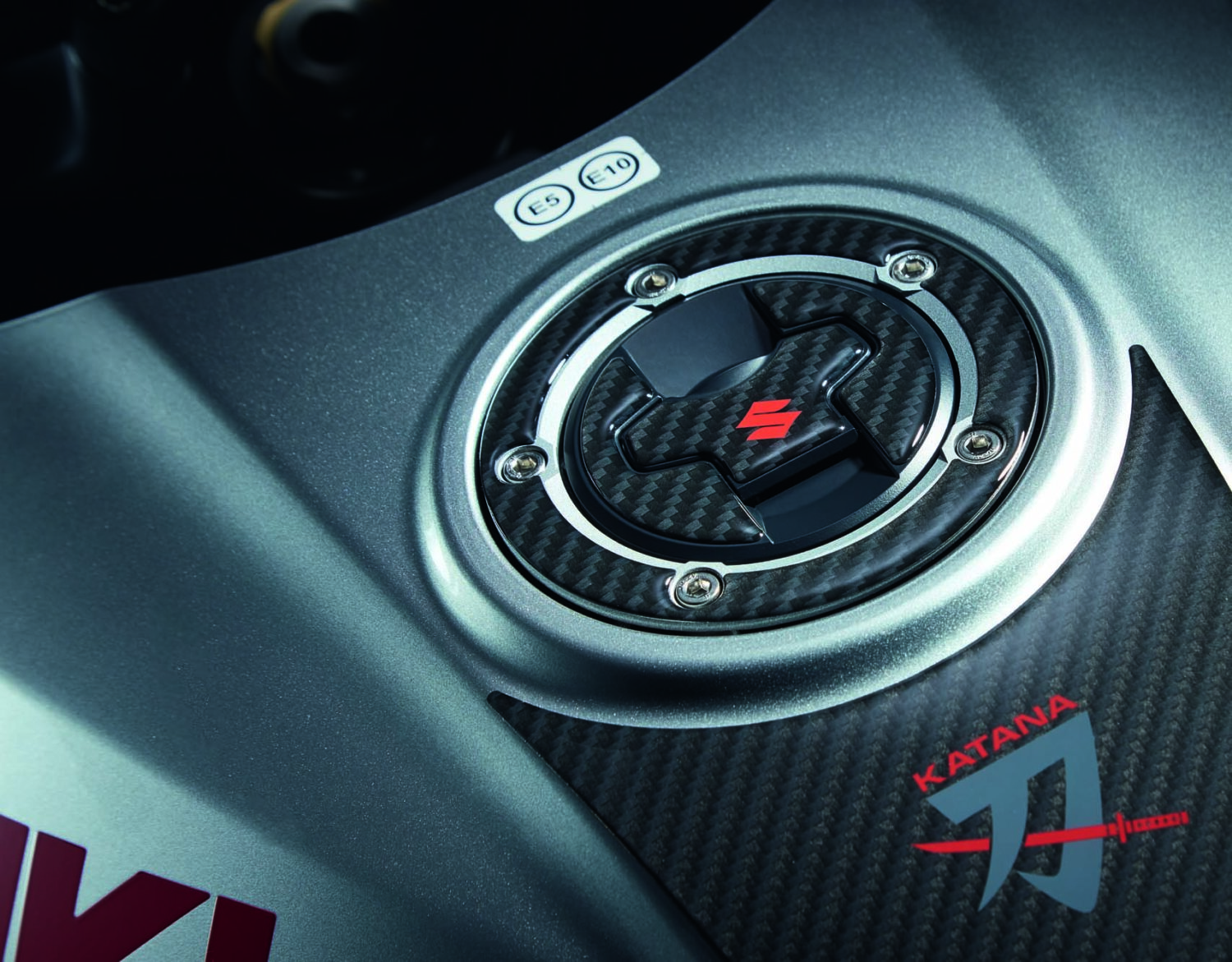 Suzuki_Katana_Carbon_Fuel_Cap_Film