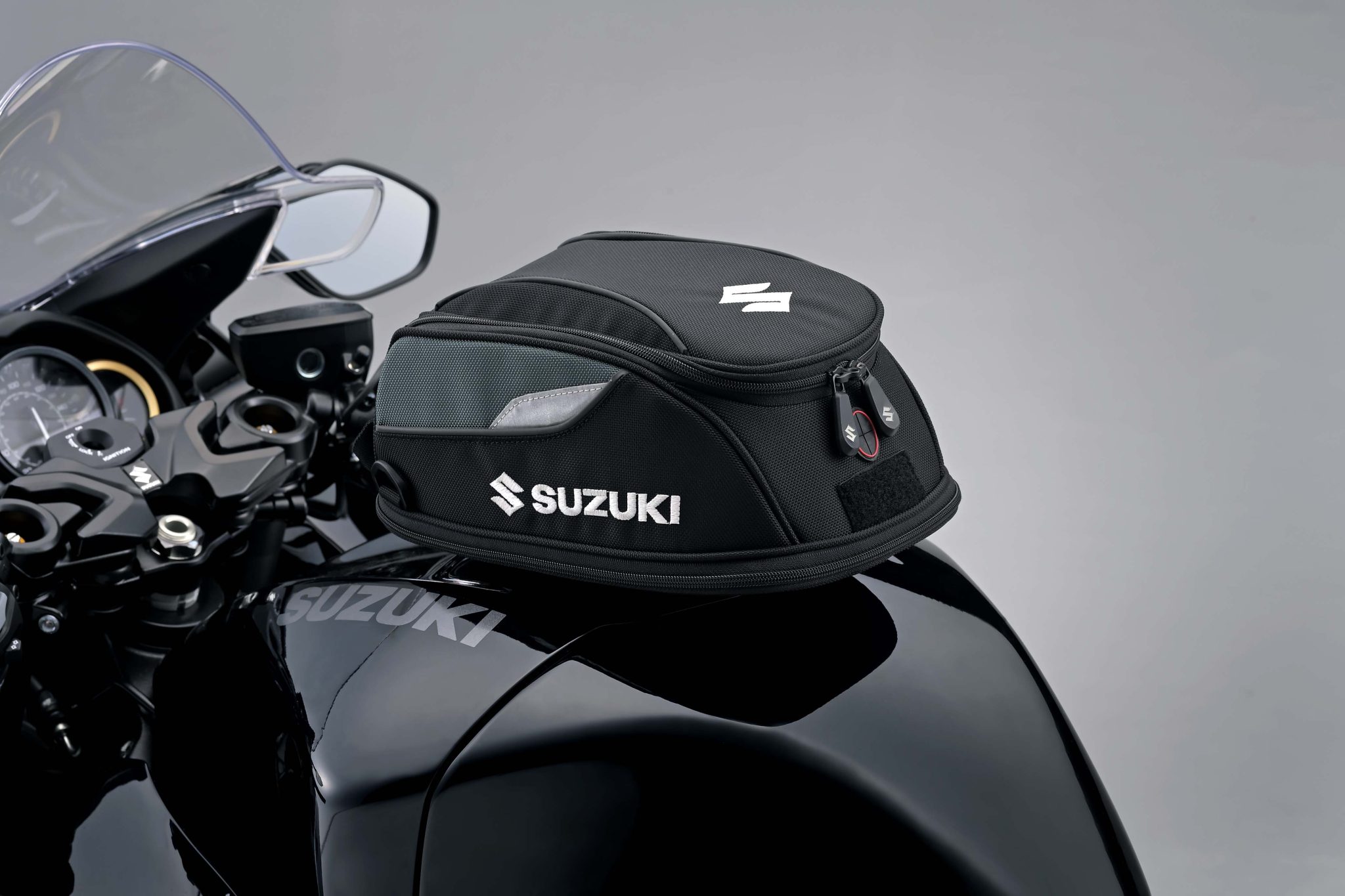 Suzuki Fuel Tank Bag Suzuki Canada Inc.