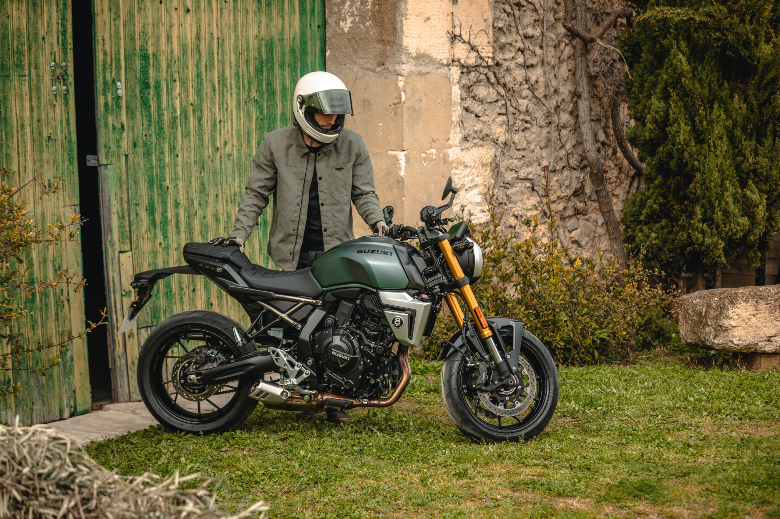 GSX-8T (1)