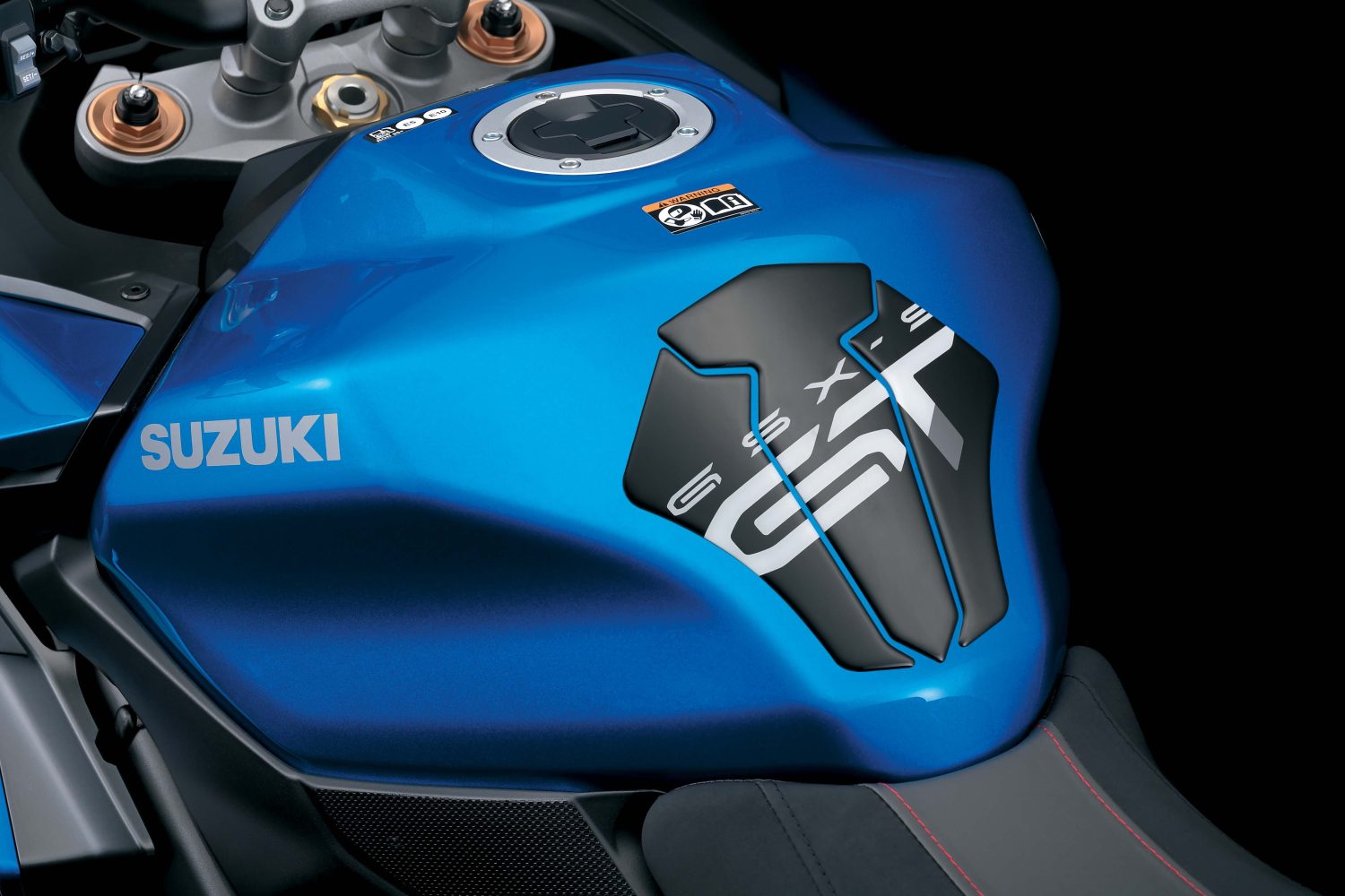 GSX-S1000GT_M2_FuelTankPadC