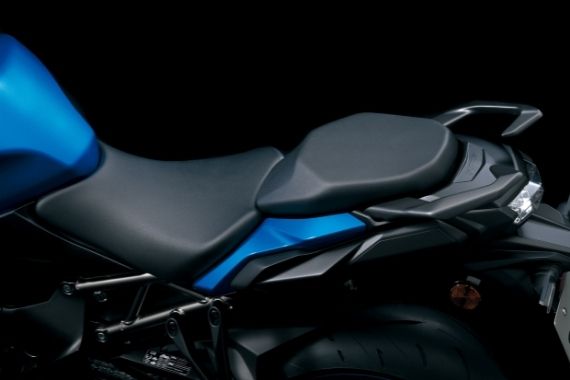 GSX-S1000GT_M2_Seat