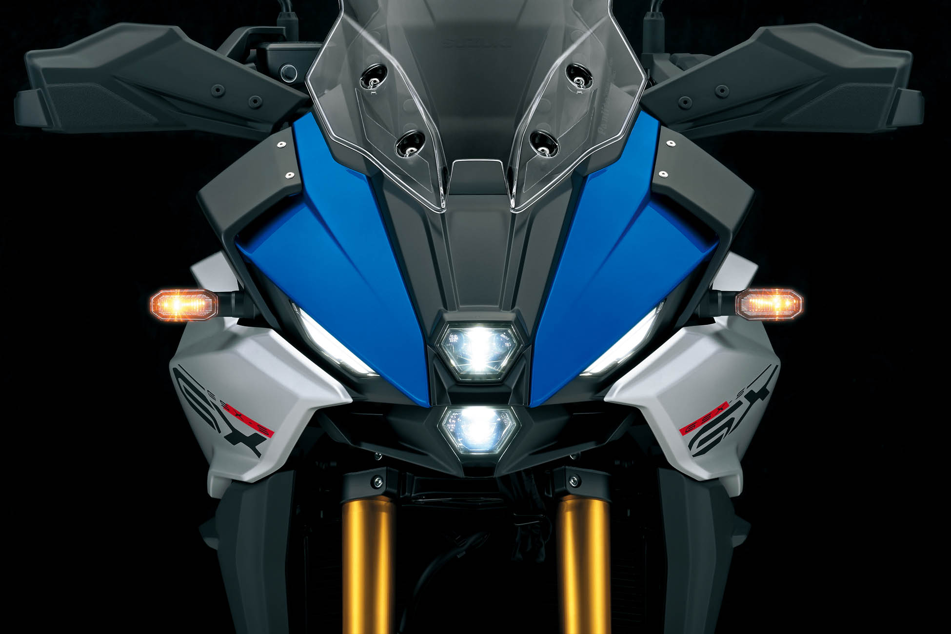 GSX-S1000GX lighting