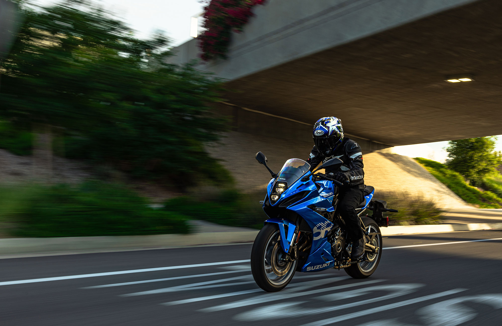 GSX-8R under bridge