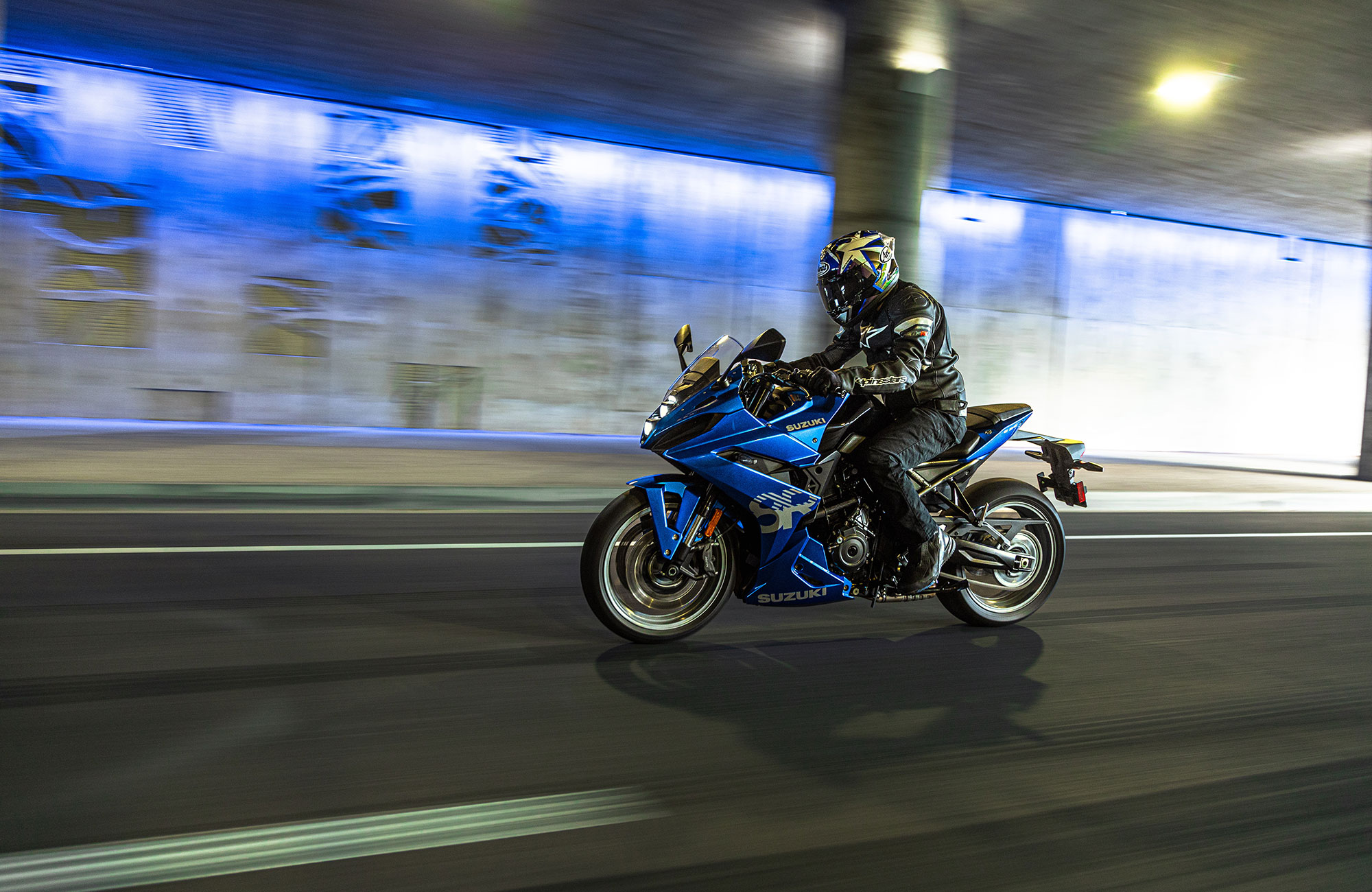 GSX-8R driving 