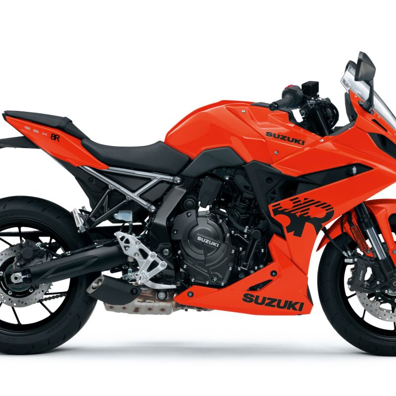 GSX800FRQM6_QRE_right