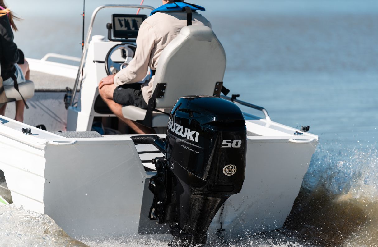 Suzuki DF50 Outboard Engine