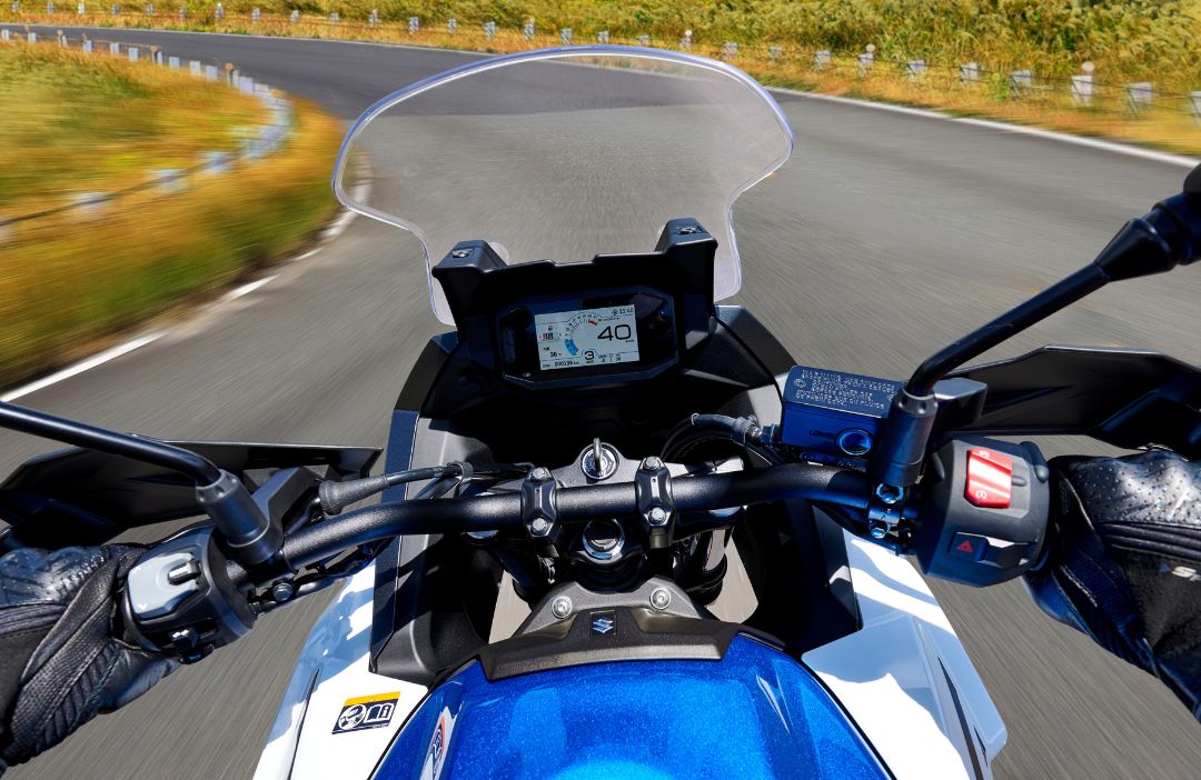 Suzuki_SV-7GX_M7_(5)