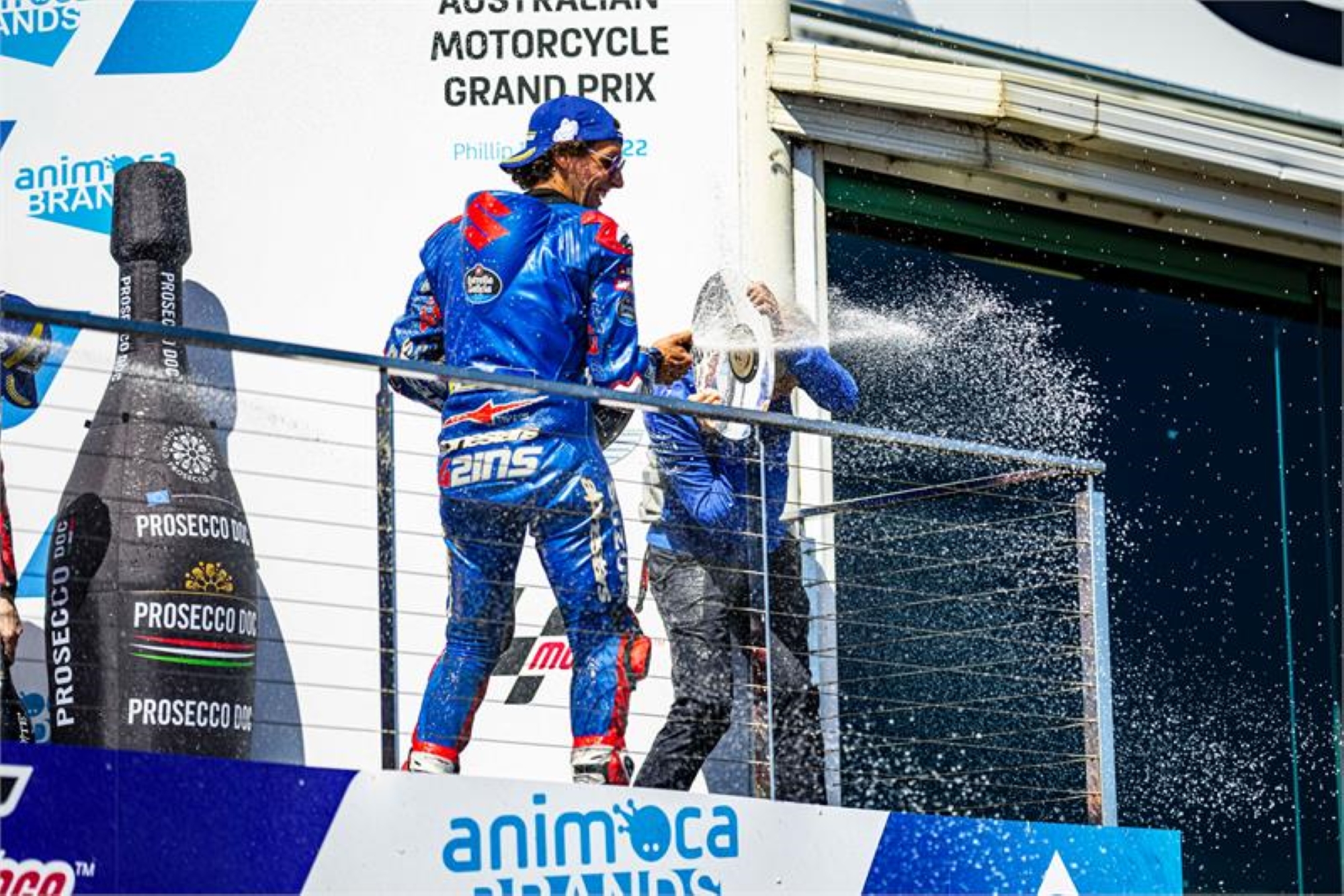 Southern Loop Superstar! Relentless Rins Wins in Australia